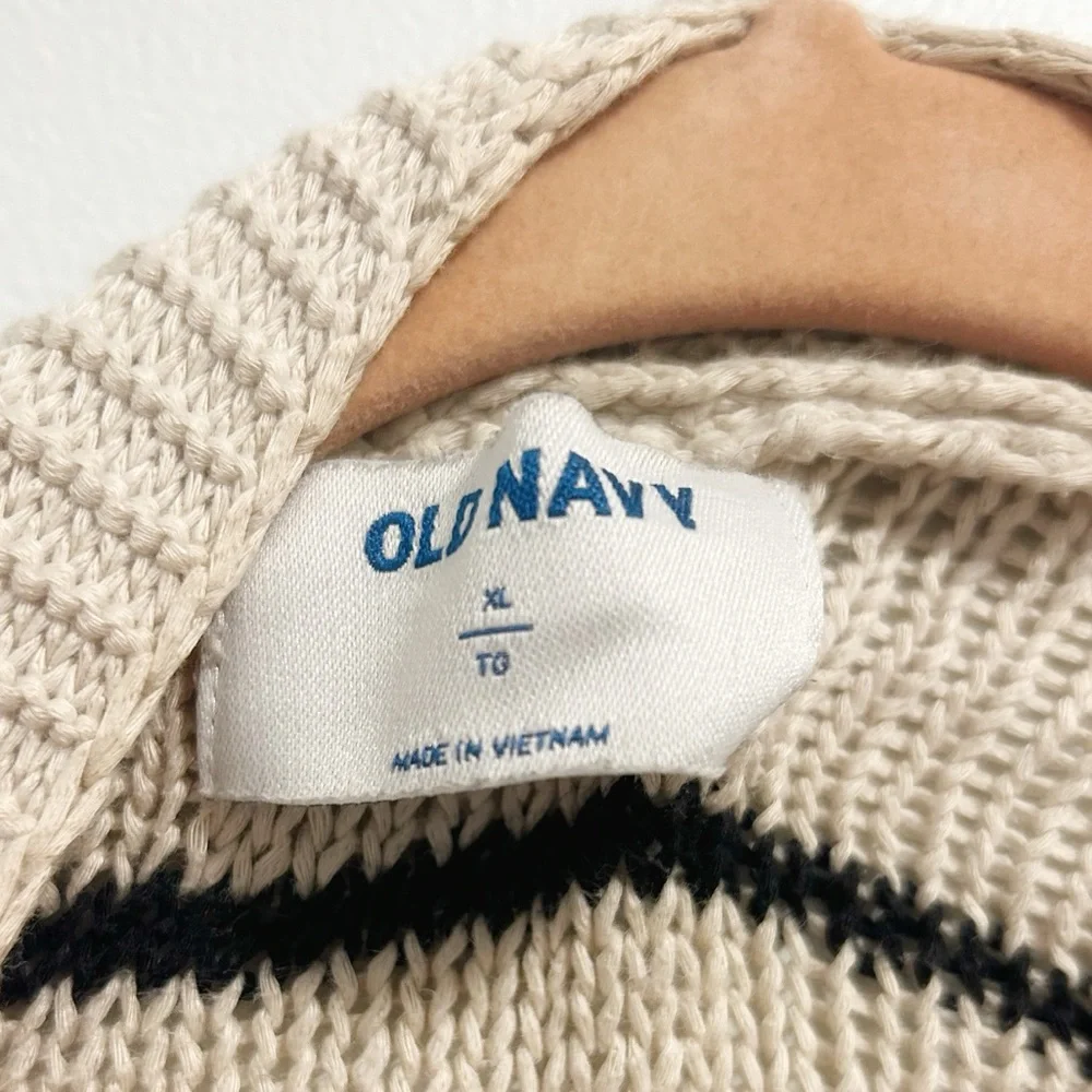 Old Navy Women's Cream and Black Striped Cardigan - Picture 3 of 3